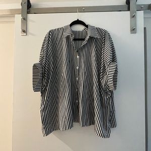 Loose fitting blouse